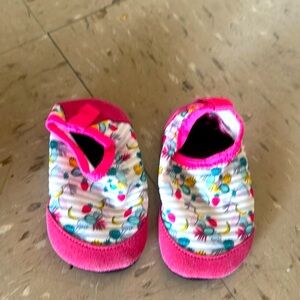 Gently used toddler swim shoes size 4